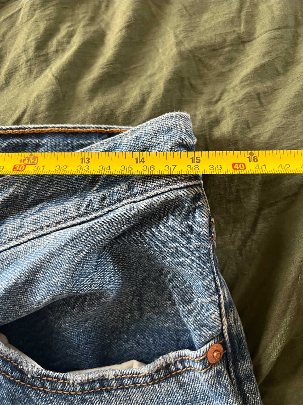 Levi's Ribcage Straight Ankle Distressed Jeans Size 30 - Picture 7 of 10
